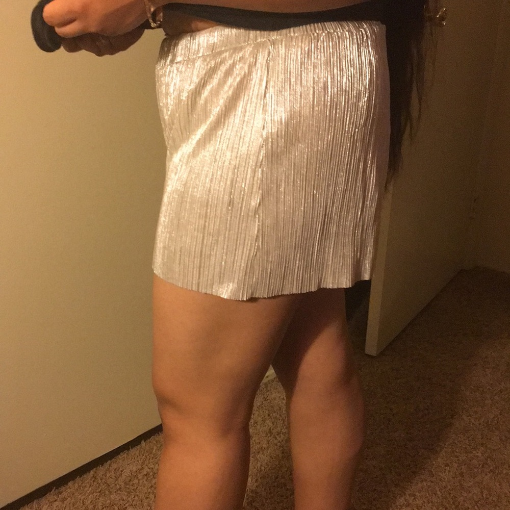 Elli white Shorts - Picture 4 of 8